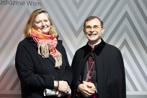 Gratulationsschlange / Erzdiözese Wien/ Schönlaub, Stephan Schönlaub